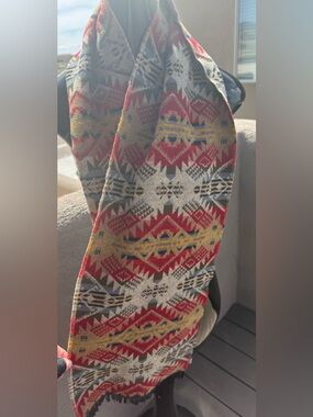 Pendleton 100% Virgin Wool Southwestern Blanket Scarf Wrap — Made in USA
